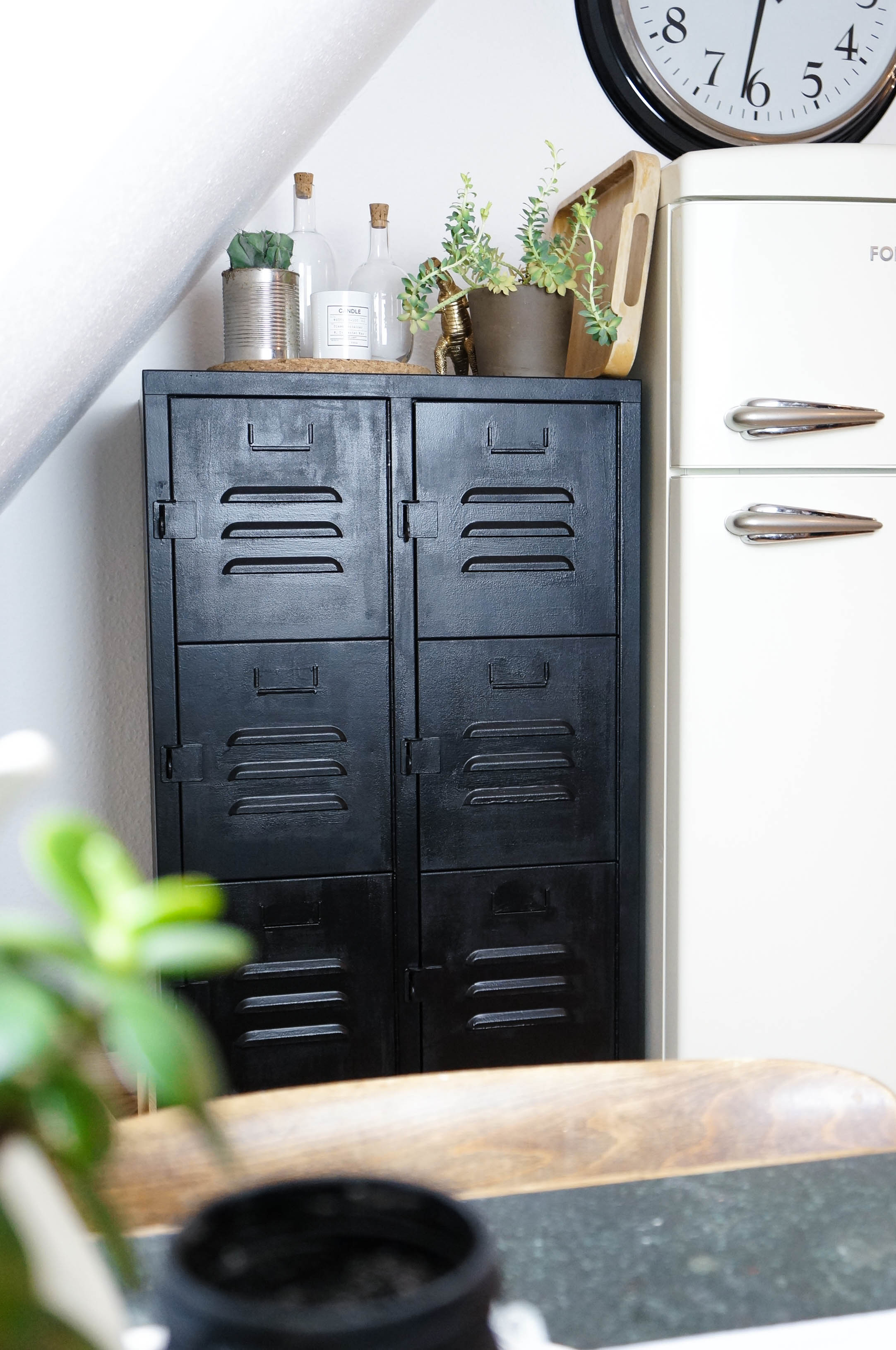 Makeover spindschrank todayis.de Schlafzimmer wandfarbe weiße möbel
