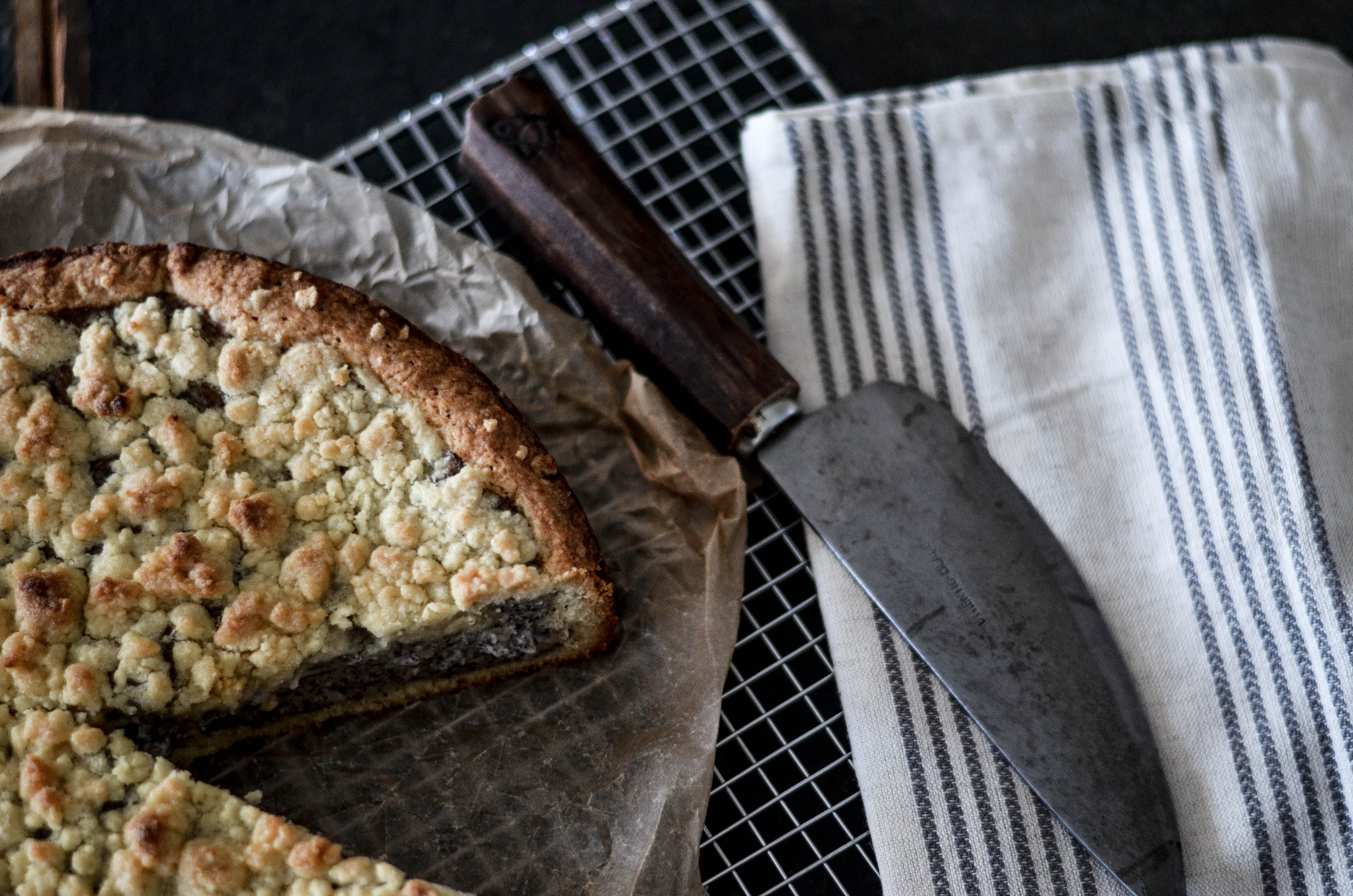 Mohnkuchen mit Streuseln Schmand